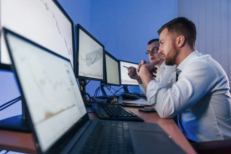 Zabbix ile Proaktif Alarm Yönetimi: Geleceği Öngörün!